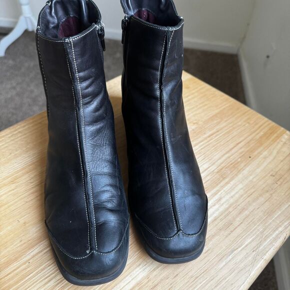 Reclaimed-vintage Women's Black and Black Boots - Picture 1 of 6